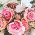 Bukiet ślubny w kolorze pudrowego różu